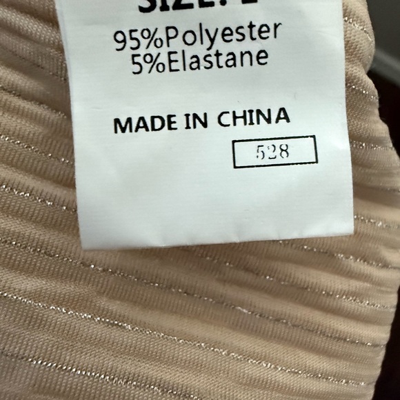 Women’s cream velvet A-line cocktail dress with long sleeves and belt - Picture 6 of 6